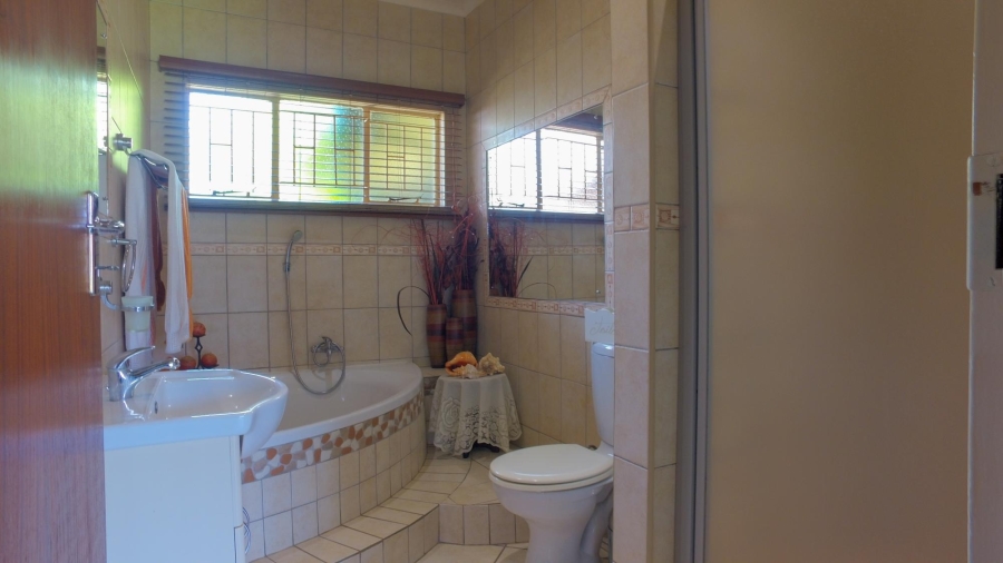 4 Bedroom Property for Sale in Safari Gardens North West